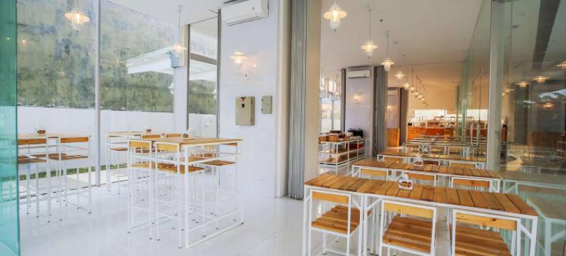 阿利马尔普瑞米尔酒店(Alimar Premier Hotel)图片