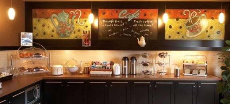 品质酒店及套房-皮埃尔·埃利奥特·特鲁多机场(Quality Inn & Suites PE Trudeau Airport)图片