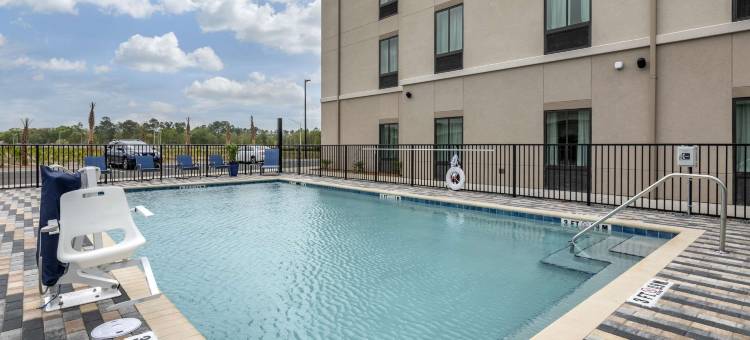 舒适酒店和套房 - 杰克逊维尔橙园靠近海军航空站(Comfort Inn & Suites Jacksonville - Orange Park Near Naval Air Station)图片