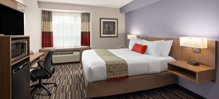 Microtel Inn & Suites by Wyndham Kirkland Lake图片