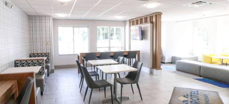 夏洛特/北湖麦客达温德姆酒店(Microtel Inn & Suites by Wyndham Charlotte/Northlake)图片