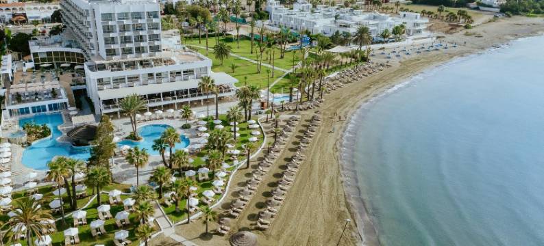 金湾海滩酒店(Golden Bay Beach Hotel)图片