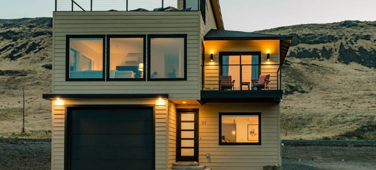 Wild Horse - hot tub, fire pits, game room, EV charger, 15 min to the Gorge图片