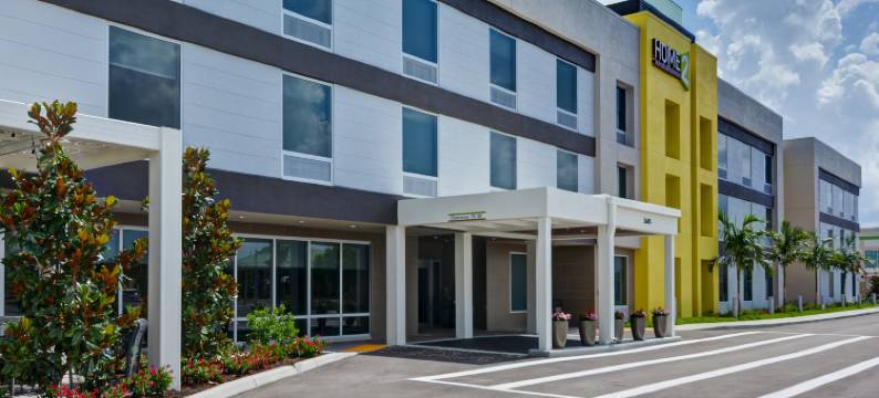 那不勒斯I-75松岭路希尔顿惠庭套房酒店(Home2 Suites by Hilton Naples I-75 Pine Ridge Road)图片