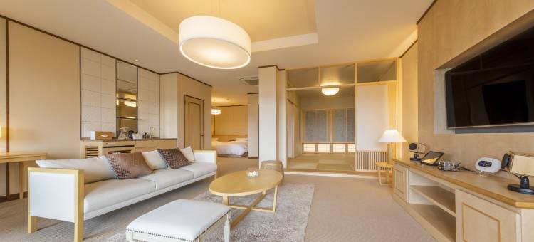 上诹访温泉 伫立在诹访湖畔的历史悠久的旅馆 片仓诹访湖酒店(Katakura Silk Hotel)图片