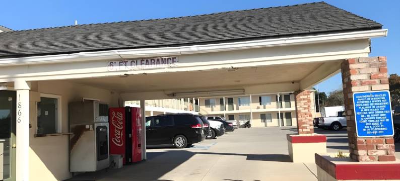 克罗尼尔汽车旅馆(Colonial Motel)图片