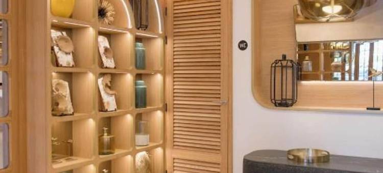 MYR塞拉诺斯门(Myr Puerta Serranos)图片