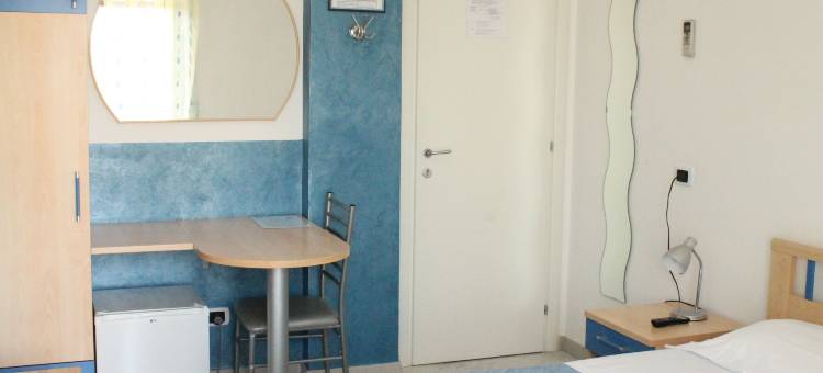 布雷扎海滨床早餐酒店(B&B Brezza Marina & Ristorante Shoreline)图片