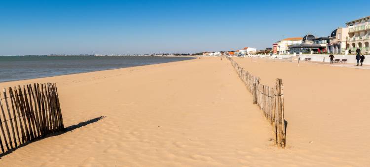 拉罗切尔佩里尼英式酒店(Brit Hotel la Rochelle Périgny)图片
