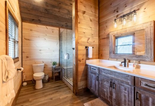 Spacious Cabin with Game Room and Scenic Views - Stunning Mountain Retreat Hotel Overview