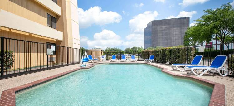 普莱诺呗盟套房酒店(Baymont by Wyndham Plano)图片