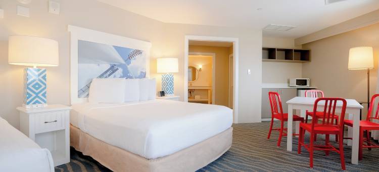杉树角热浪酒店(Cedar Point Hotel Breakers)图片