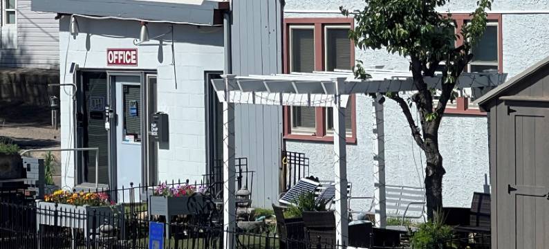 中城旅馆与套房(Midtown Inn & Suites)图片