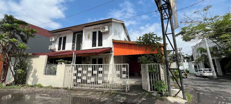 Spot on Homestay 格里亚苏纳蒂民宿(Spot on Homestay Griya Sunarti)图片