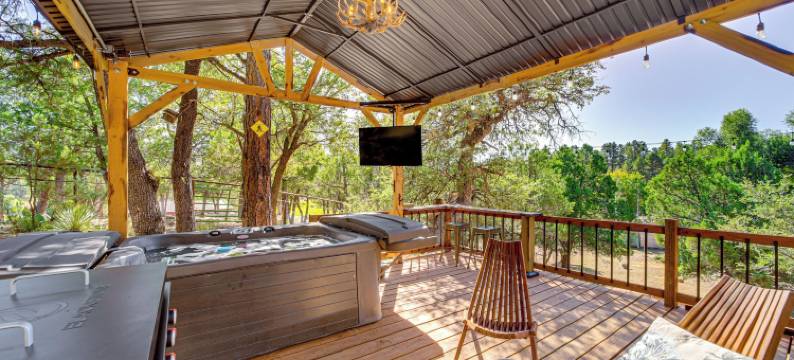 热水浴缸，游戏室：宠物友好的松树小屋！(Hot Tub, Game Room Dog-Friendly Pine Cabin!)图片