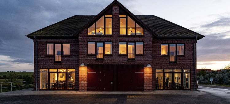 巴德斯胡克海滨酒店(Bades Huk Marina Hotel)图片