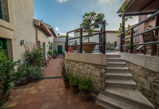 Villa Archanes Hotel Overview