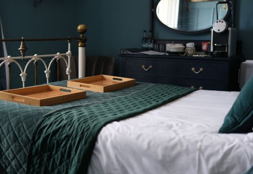 The Crown Inn Dial Post Hotel Overview