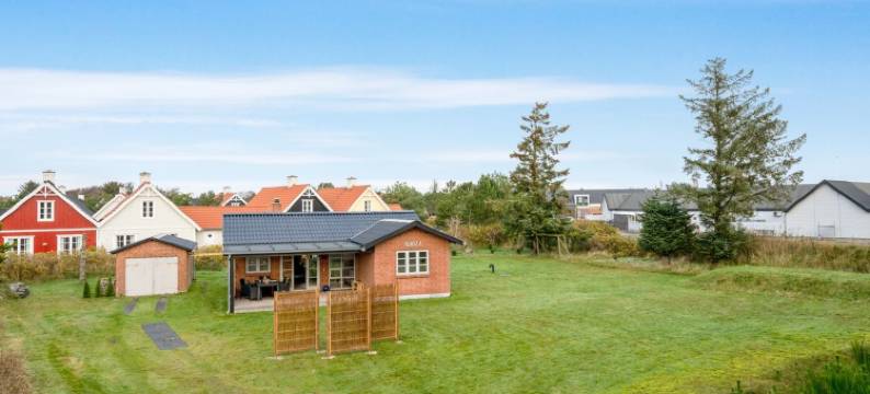 "Agni" - 800m from the Sea图片