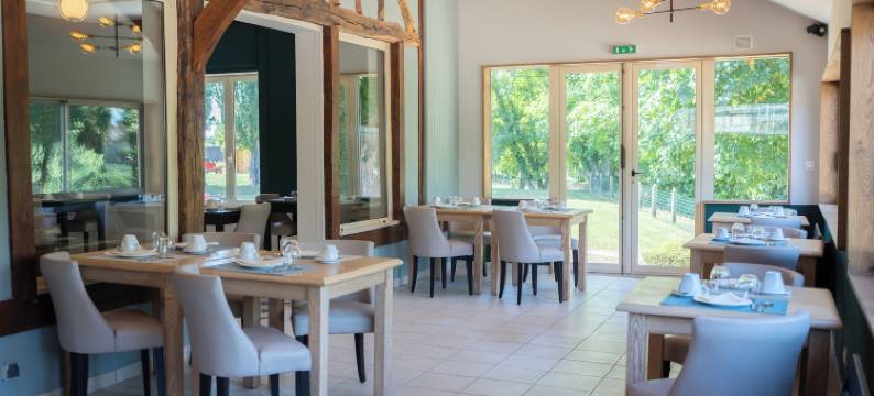 罗吉斯蒙特克里斯托庄园酒店餐厅和但丁逃逸度假屋(Logis Hôtel-Restaurant Domaine de Montecristo et Gîte l'Évasion Dantès)图片