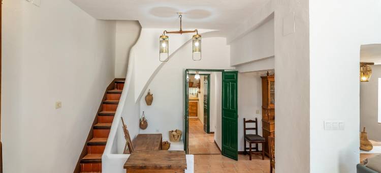 安达卢西亚蒂尼奥萨峰农家乐(Farmhouse in Andalusia near Tiñosa Peak)图片