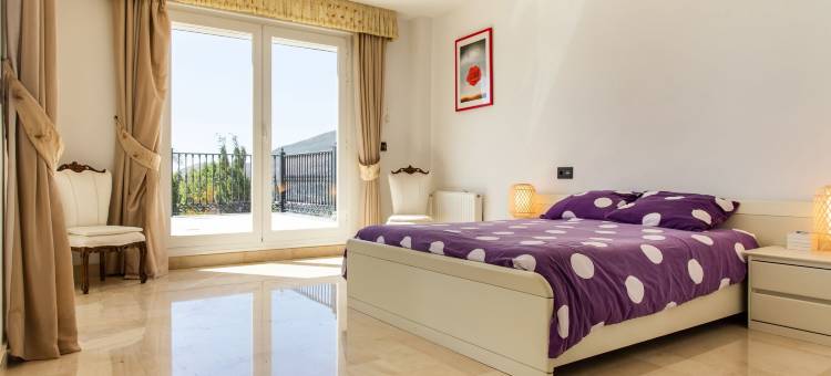 Villa in Granada with Sea Views & Pool图片