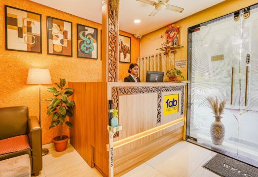 FabHotel Prakash Inn - Nr Mumbai International Airport Hotel Overview