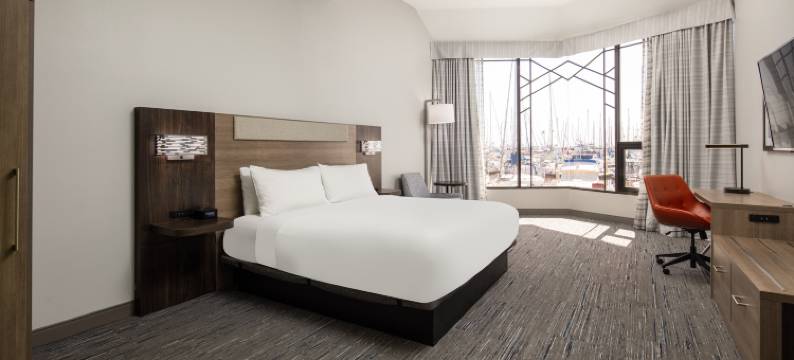 智选假日酒店及套房本图拉by IHG(Holiday Inn Express & Suites VENTURA HARBOR by IHG)图片