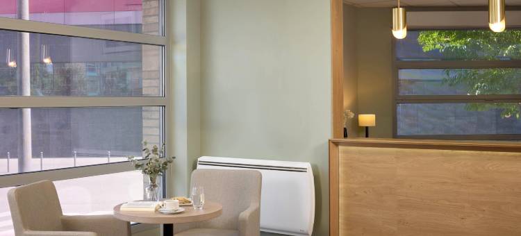 瓦朗西纳的公寓品质酒店(Quality Suites Valenciennes)图片