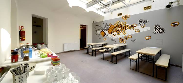 布拉格查理大桥安心居酒店(Safestay Prague Charles Bridge)图片