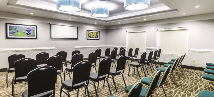 西麦卡伦米西翁拉昆塔温德姆套房酒店(La Quinta Inn & Suites by Wyndham Mission at West McAllen)图片