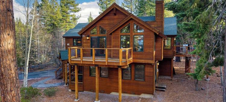 Truckee Mountain Cabin With Hot Tub + Game Room + Forest Views Gray Wolf Lodge by Avantstay图片