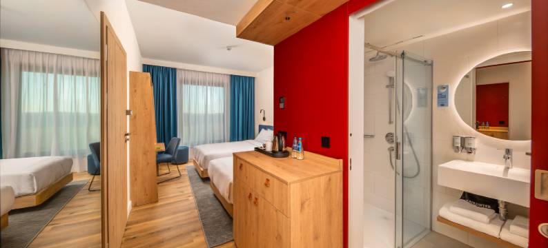 弗罗茨瓦夫机场希尔顿欢朋酒店(Hampton by Hilton Wroclaw Airport)图片