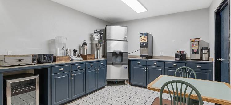 威洛套房旅馆穆尔黑德法戈(Willow Inn Suites Moorhead Fargo)图片