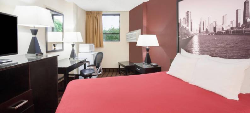 伊利诺伊州芝加哥温德姆速 8 酒店(Super 8 by Wyndham Chicago IL)图片