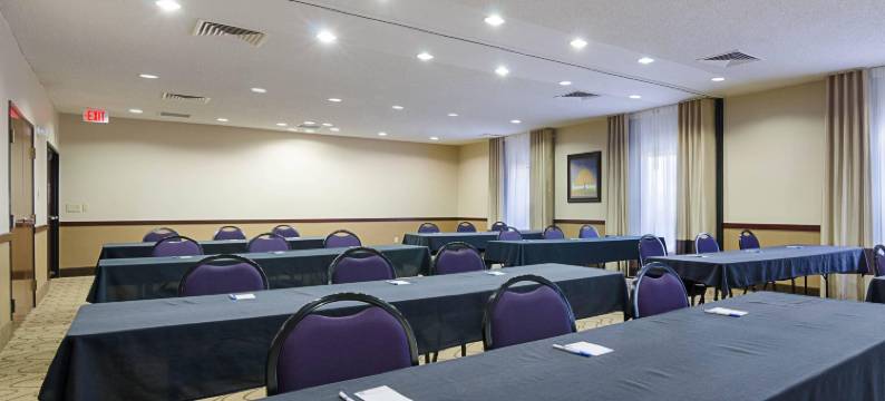 舒适酒店及套房哈钦森(Comfort Inn & Suites)图片