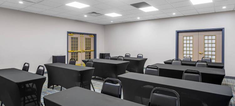 布卢明顿诺莫尔卡尔森江山旅馆套房(Country Inn & Suites by Radisson, Jacksonville West, FL)图片