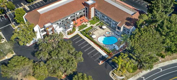 千橡市纽伯里公园拉昆塔温德姆套房酒店(La Quinta Inn & Suites by Wyndham Thousand Oaks-Newbury Park)图片