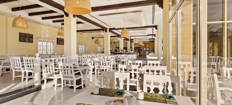 哈姆拉村酒店(Al Hamra Village Hotel)图片