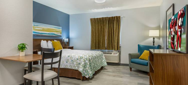 格林斯伯勒霍姆汤公寓及套房酒店(HomeTowne Studios & Suites Greensboro)图片