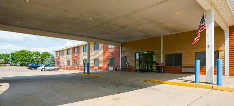 OYO 雷德伍德福尔斯酒店 - 近杰克波特娱乐场(OYO Hotel Redwood Falls Near Jackpot Casino)图片