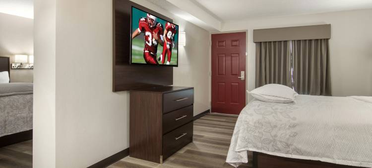 伊利红屋顶普拉斯套房酒店(Red Roof Inn Plus & Suites Erie)图片