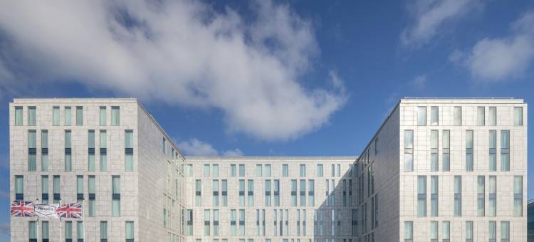 伦敦斯坦斯特德机场希尔顿欢朋酒店(Hampton by Hilton London Stansted Airport)图片