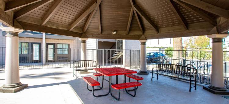 Super 8 by Wyndham Mesa Downtown Near Convention Center(Super 8 by Wyndham Mesa Downtown Near Convention Center)图片