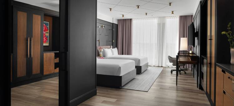 西密尔沃基万丽酒店(Renaissance Milwaukee West Hotel)图片