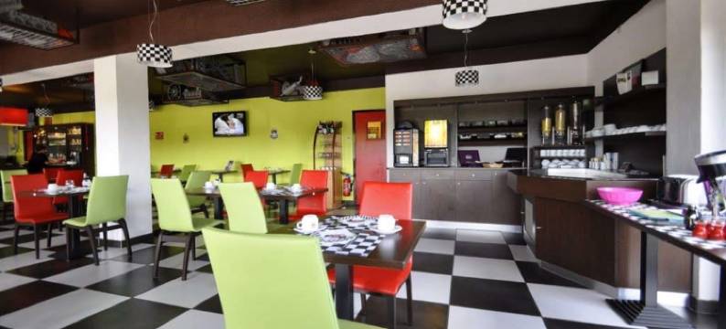 维耶尔宗恩佐基里亚德直营酒店(Enzo Hotels Vierzon By Kyriad Direct)图片