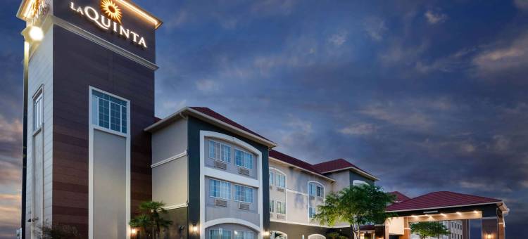拉雷多机场拉昆塔温德姆套房酒店(La Quinta Inn & Suites by Wyndham Laredo Airport)图片