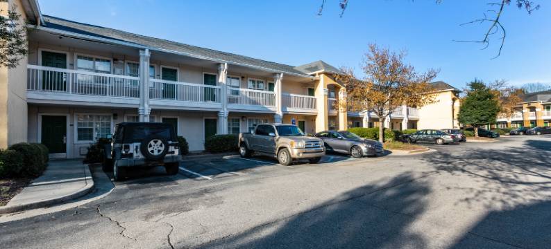 亚特兰大 – Peachtree Corners 霍姆汤公寓(HomeTowne Studios by Red Roof Atlanta – Peachtree Corners)图片