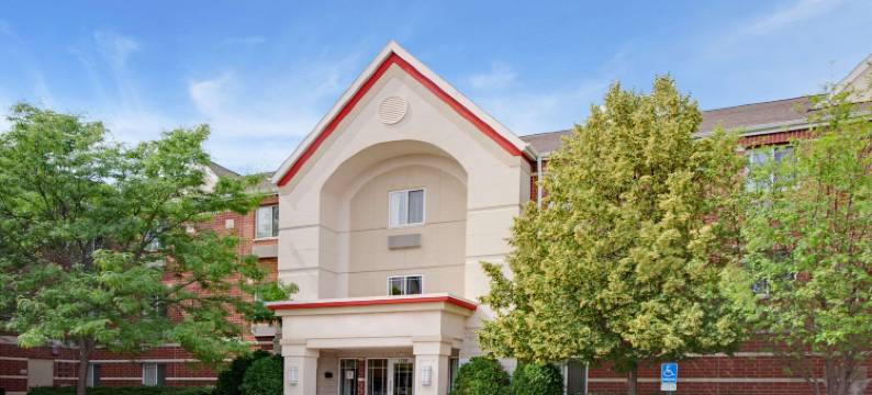 芝加哥绍姆堡美茵斯坦套房酒店(MainStay Suites Chicago Schaumburg)图片