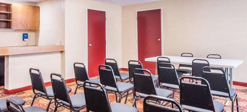 堪萨斯城I-435北凯艺套房酒店-近体育场(Quality Inn & Suites Kansas City I-435N Near Sports Complex)图片